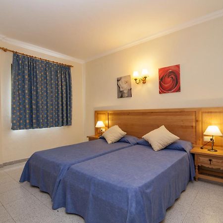 Casa Luis Apartments Santa Eulària des Riu Zimmer foto