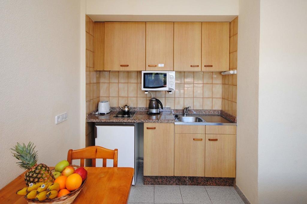 Casa Luis Apartments Santa Eulària des Riu Zimmer foto